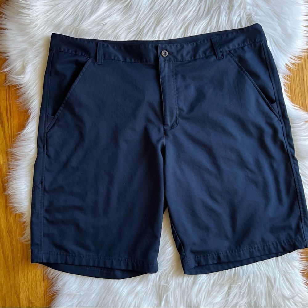 Men’s Navy Fila Golf Shorts Size 40
